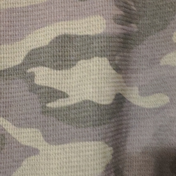 American eagle super soft standard fit longsleeve - Picture 2 of 3